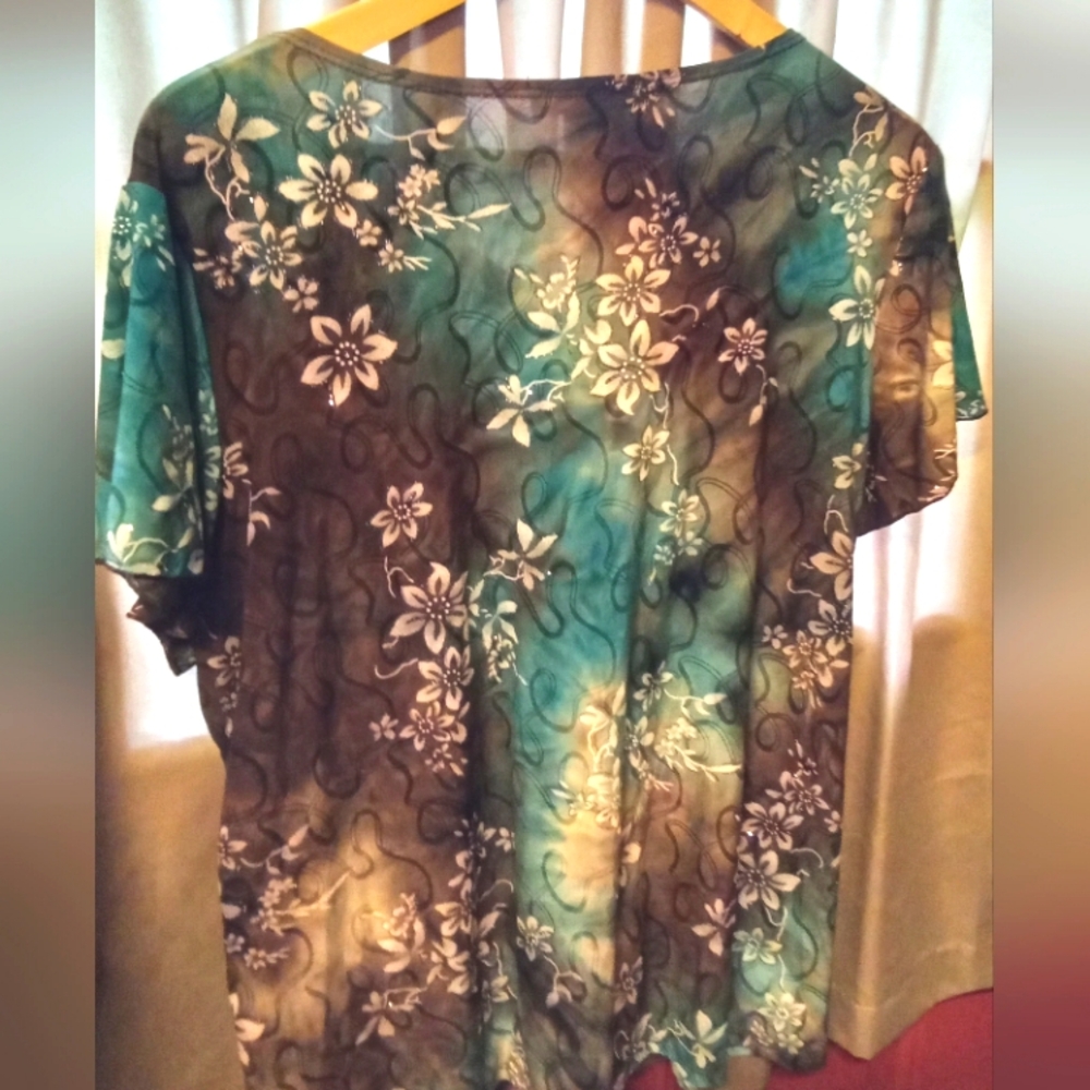 Dress Barn floral short sleeved ruffle shirt - Picture 4 of 4